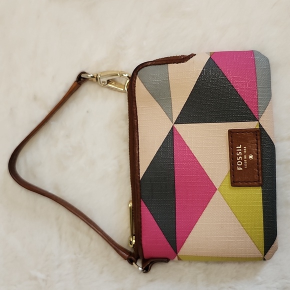Fossil Multicolor Geometric Wristlet w/ strap - Picture 1 of 10